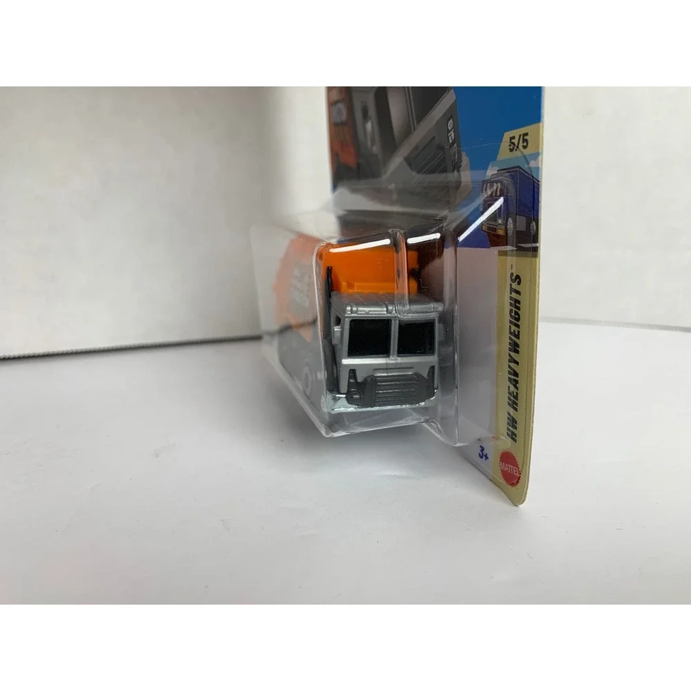 Hot Wheels Total Disposal Treasure Hunt HW Heavyweights Orange‎ Garbage Truck